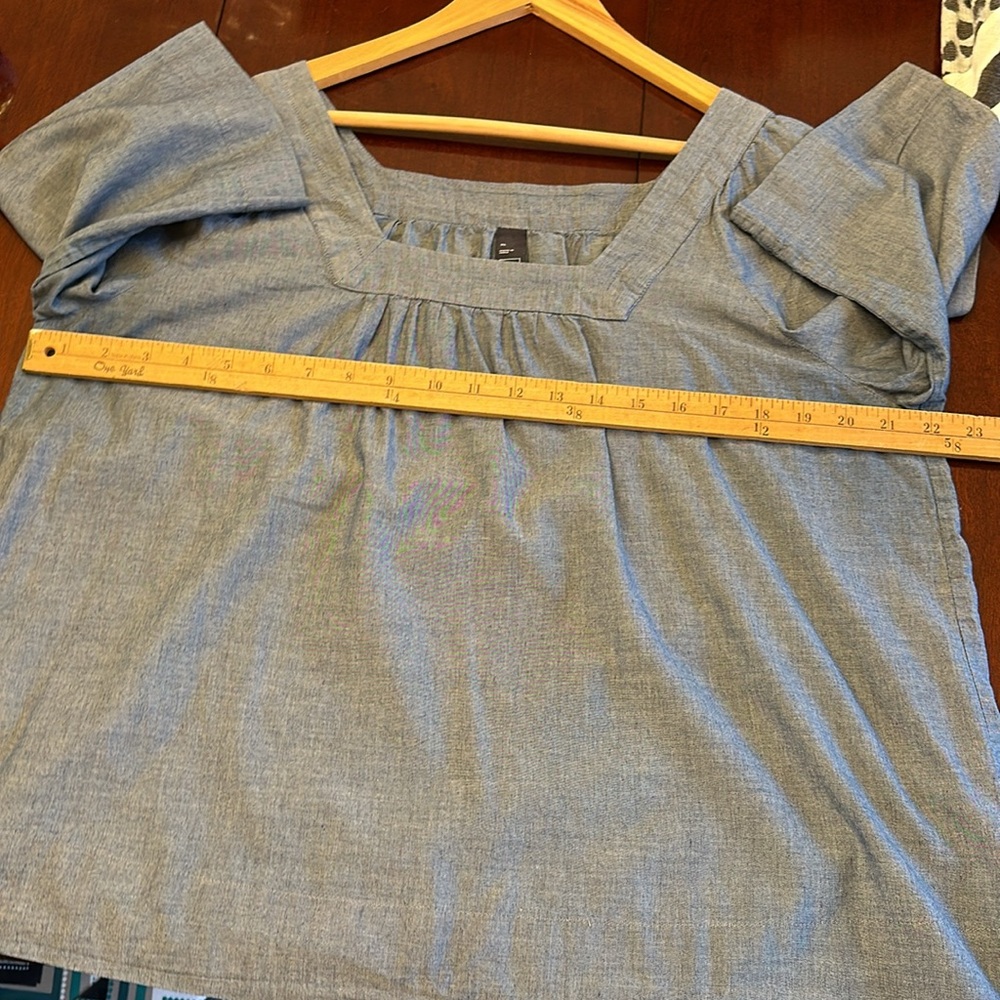 NWOT - GAP, XL, cotton lightweight chambray boatneck top. Great for hot weather. - Picture 5 of 7
